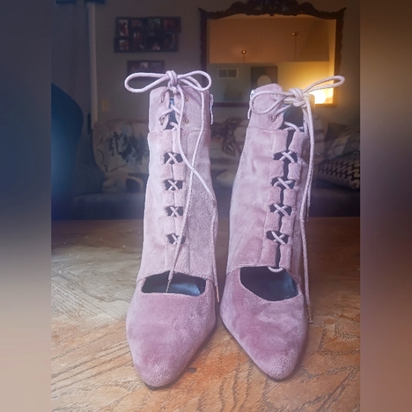 So Me Pink velvet heels size 8 - Picture 2 of 4